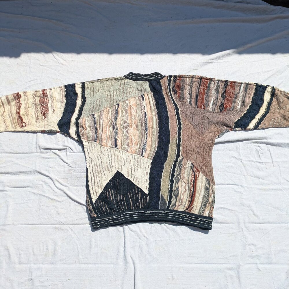 coogi sweater - Picture 8 of 9